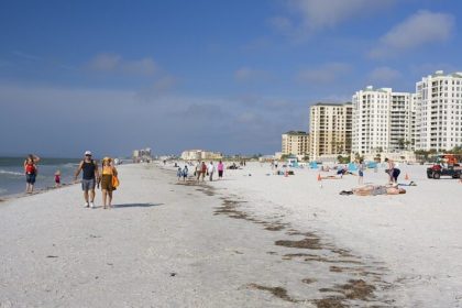 Discover the Clearest Beaches in Florida: A Guide to the Best Sands and Waves