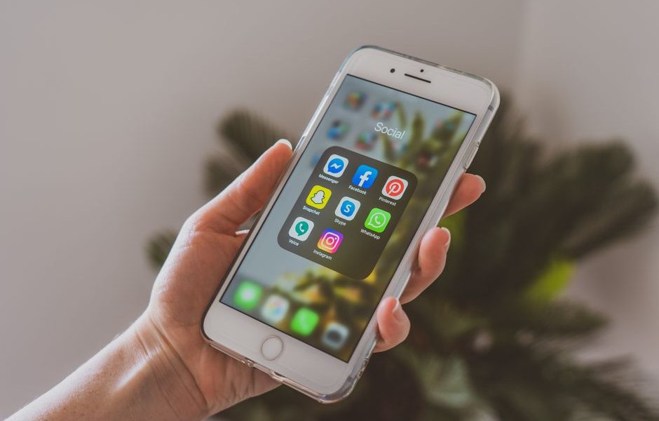 7 Essential Budget Apps for Tracking Travel Expenses on the Go