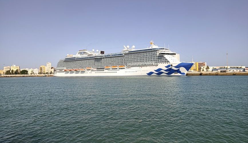 Cruise Vacation Nail Inspo: Colors That Actually Last at Sea Cruise Vacation Nail Inspo: Colors That Actually Last at Sea