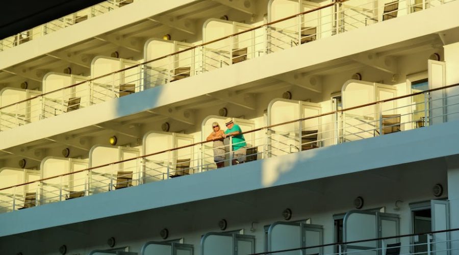 Cruise Vacation Planner: Book Smart, Spend Less, Regret Nothing