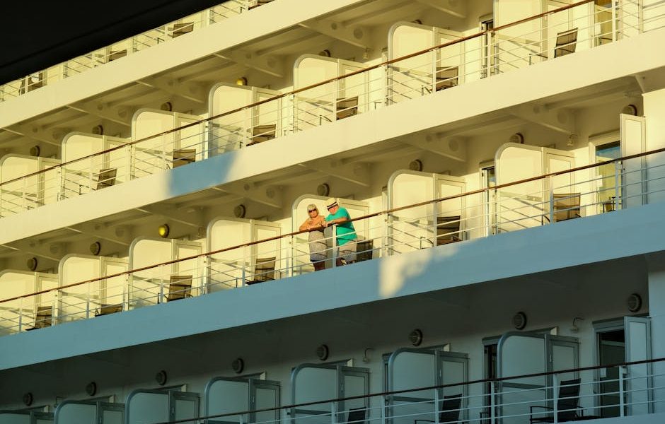 Cruise Vacation Planner: Book Smart, Spend Less, Regret Nothing
