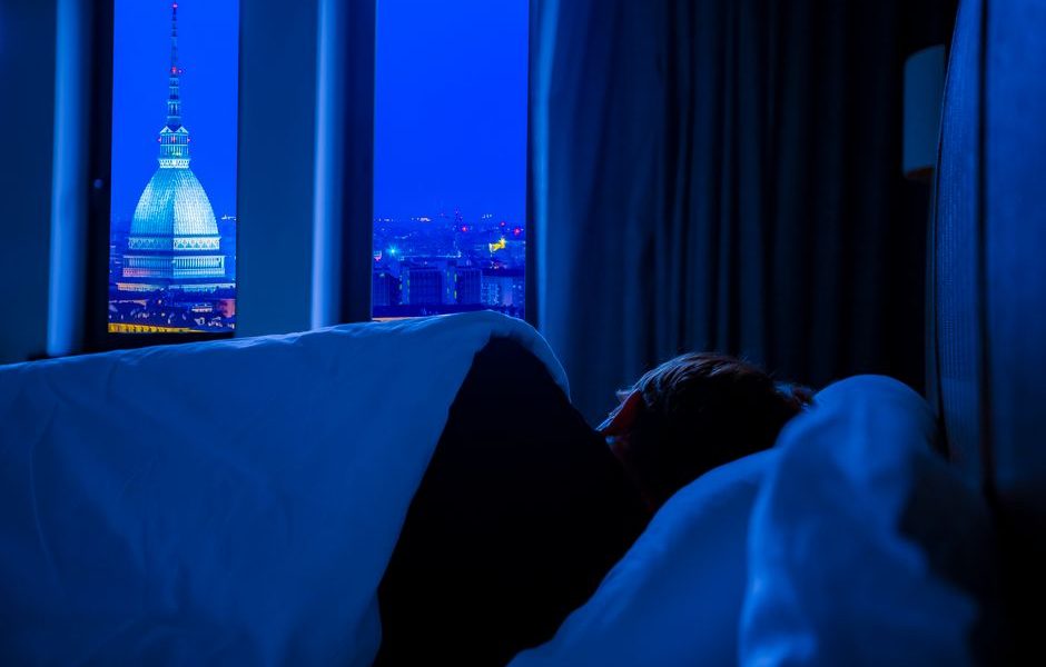 Hotel Deals: Hotel Deal Traps: How to Spot a Genuine Bargain vs. a Marketing Gimmick