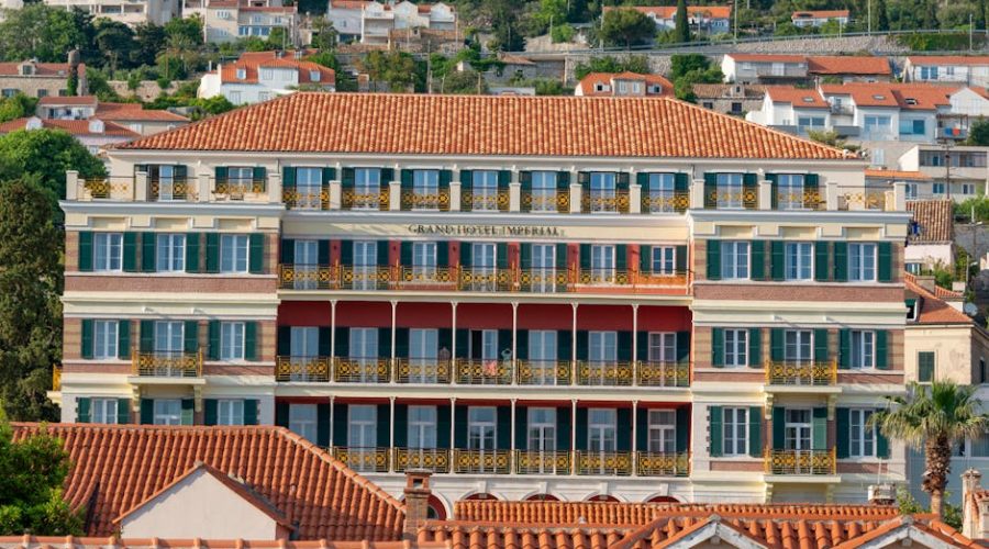 Why you’re probably overpaying for New Year’s Eve 2025 and how I stopped being a sucker