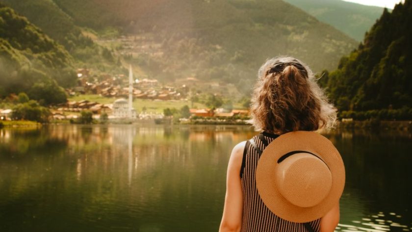 Solo Travel Groups Over 40: What Works and What Doesn’t Solo Travel Groups Over 40: What Works and What Doesn’t