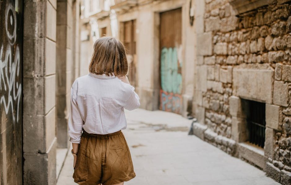 Solo Travel Guidebooks: What to Buy and What to Skip