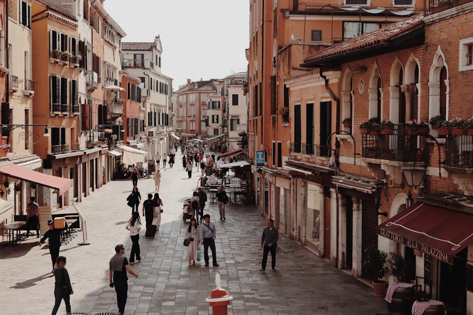 The Remote Worker’s Hotspot Problem: GlocalMe vs. Skyroam Abroad